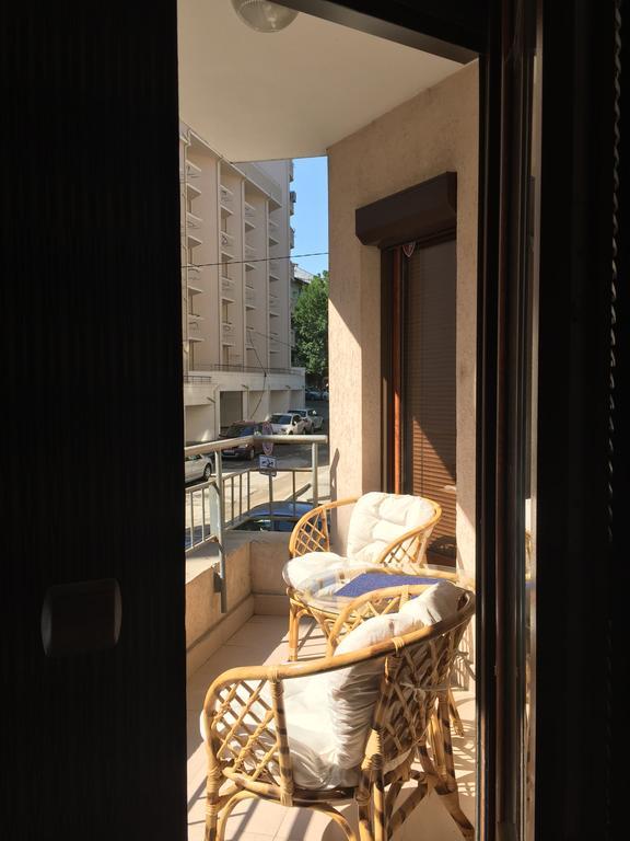 Apartment Perushtiza 3 Burgas Bagian luar foto