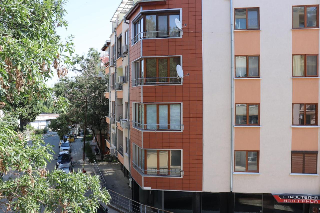 Apartment Perushtiza 3 Burgas Bagian luar foto